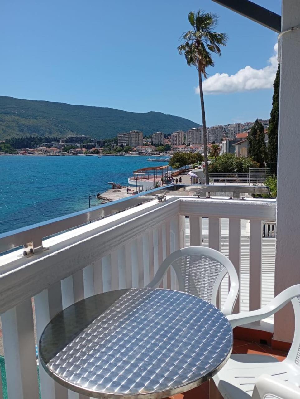 Apartments Cebra Herceg Novi Exterior photo