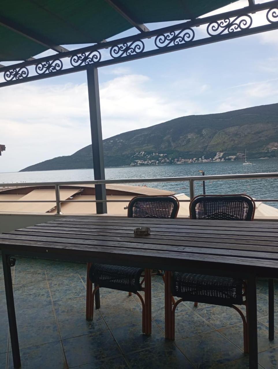 Apartments Cebra Herceg Novi Exterior photo